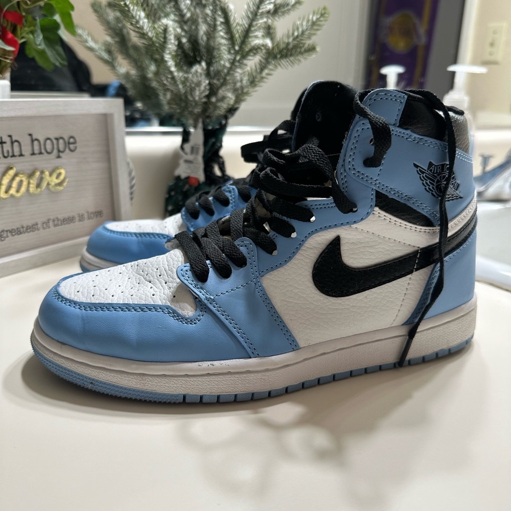 Jordan 1 Retro High OG University Blue